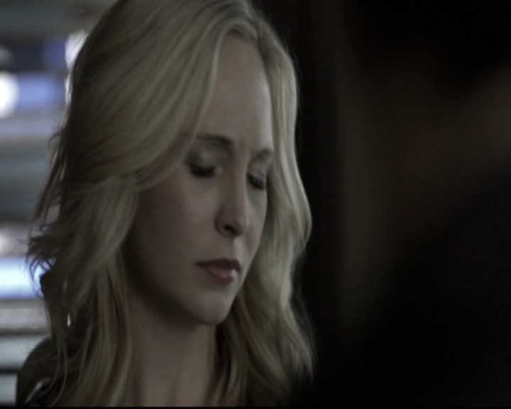 VampireDiariesWorld-dot-nl_6x12PrayerForTheDying0718.jpg