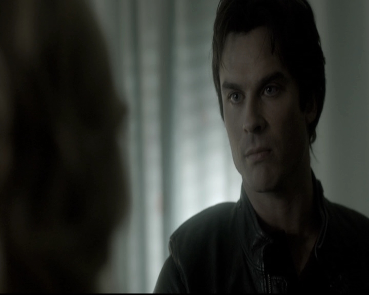 VampireDiariesWorld-dot-nl_6x12PrayerForTheDying0721.jpg