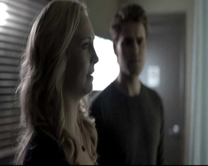 VampireDiariesWorld-dot-nl_6x12PrayerForTheDying0728.jpg