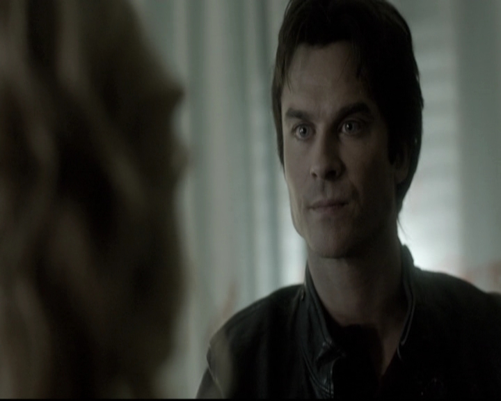 VampireDiariesWorld-dot-nl_6x12PrayerForTheDying0729.jpg