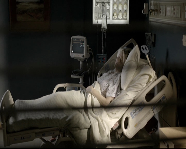 VampireDiariesWorld-dot-nl_6x12PrayerForTheDying0741.jpg