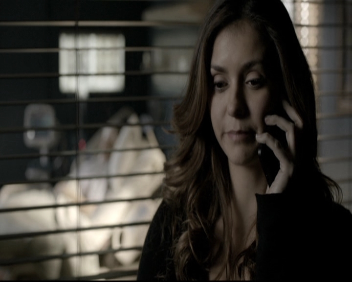 VampireDiariesWorld-dot-nl_6x12PrayerForTheDying0747.jpg