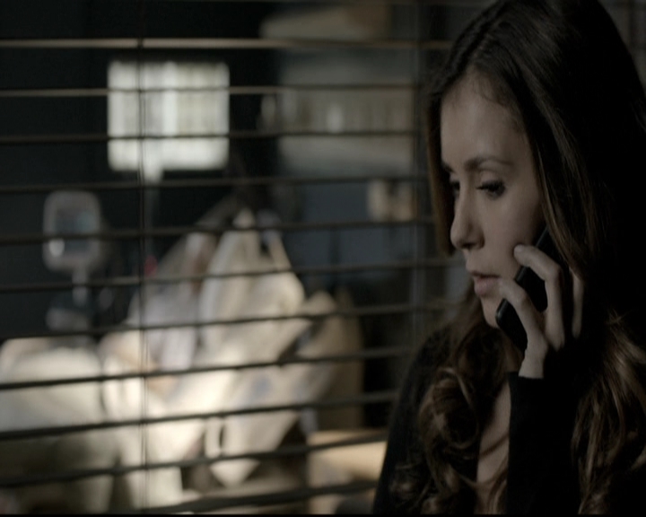 VampireDiariesWorld-dot-nl_6x12PrayerForTheDying0749.jpg