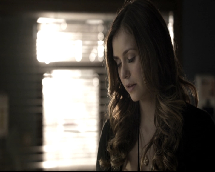 VampireDiariesWorld-dot-nl_6x12PrayerForTheDying0785.jpg