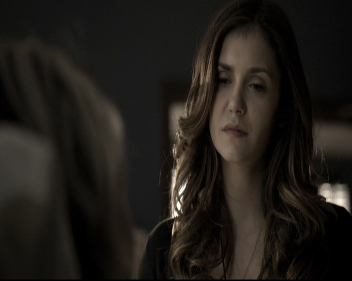 VampireDiariesWorld-dot-nl_6x12PrayerForTheDying0801.jpg