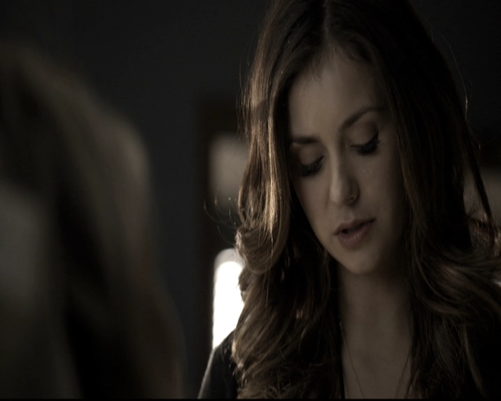 VampireDiariesWorld-dot-nl_6x12PrayerForTheDying0806.jpg