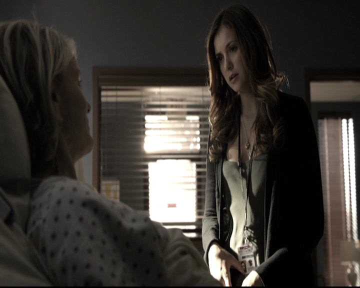 VampireDiariesWorld-dot-nl_6x12PrayerForTheDying0808.jpg