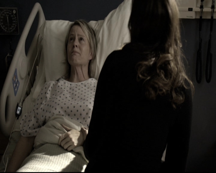 VampireDiariesWorld-dot-nl_6x12PrayerForTheDying0810.jpg