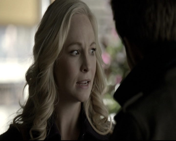 VampireDiariesWorld-dot-nl_6x12PrayerForTheDying0902.jpg