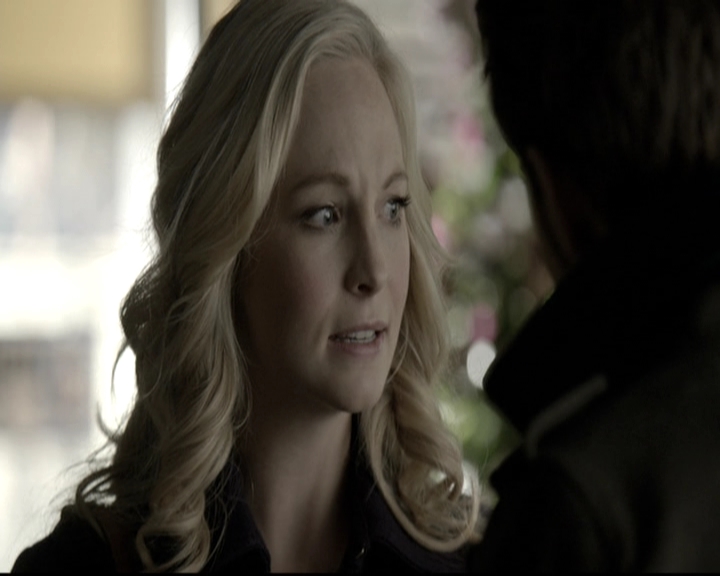 VampireDiariesWorld-dot-nl_6x12PrayerForTheDying0903.jpg