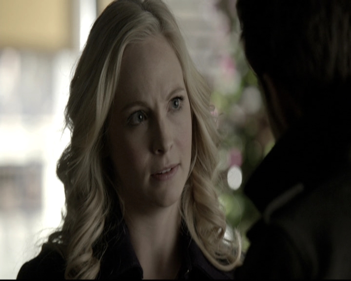 VampireDiariesWorld-dot-nl_6x12PrayerForTheDying0905.jpg