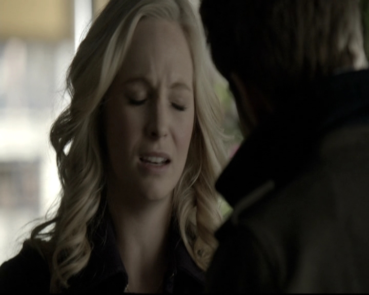 VampireDiariesWorld-dot-nl_6x12PrayerForTheDying0910.jpg