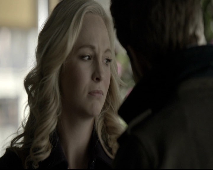 VampireDiariesWorld-dot-nl_6x12PrayerForTheDying0911.jpg