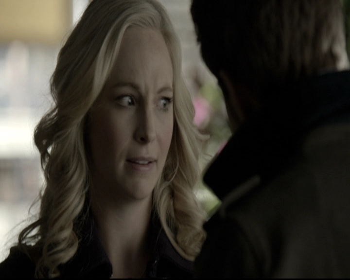 VampireDiariesWorld-dot-nl_6x12PrayerForTheDying0912.jpg