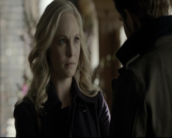 VampireDiariesWorld-dot-nl_6x12PrayerForTheDying0921.jpg