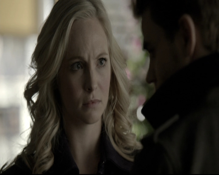 VampireDiariesWorld-dot-nl_6x12PrayerForTheDying0927.jpg