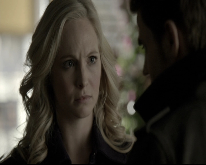 VampireDiariesWorld-dot-nl_6x12PrayerForTheDying0928.jpg