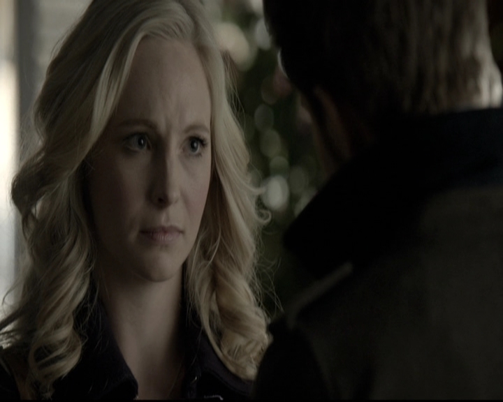 VampireDiariesWorld-dot-nl_6x12PrayerForTheDying0981.jpg