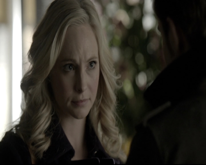 VampireDiariesWorld-dot-nl_6x12PrayerForTheDying0986.jpg