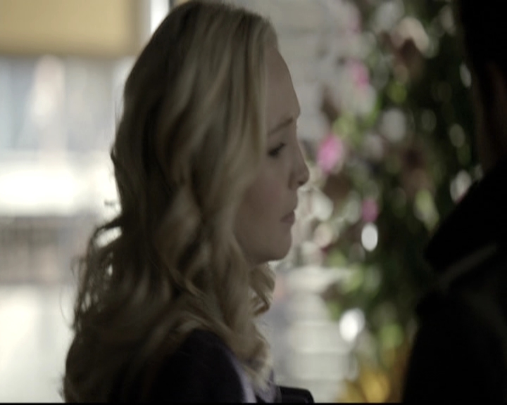 VampireDiariesWorld-dot-nl_6x12PrayerForTheDying0987.jpg