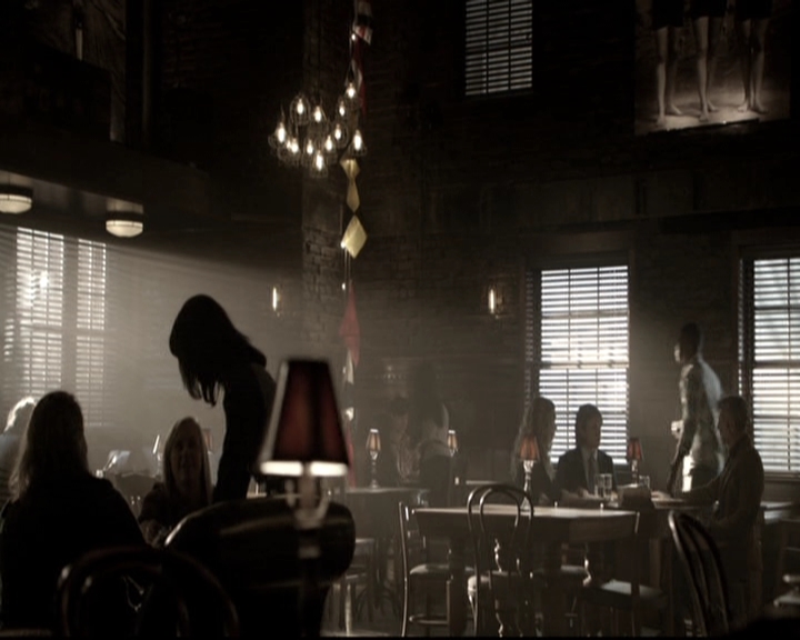 VampireDiariesWorld-dot-nl_6x12PrayerForTheDying0997.jpg