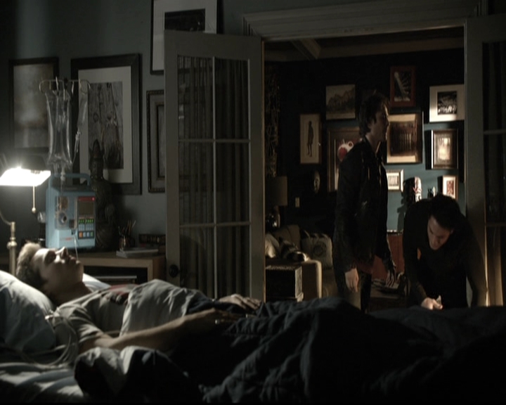 VampireDiariesWorld-dot-nl_6x12PrayerForTheDying1086.jpg