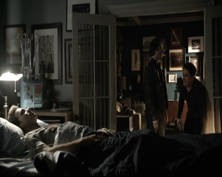 VampireDiariesWorld-dot-nl_6x12PrayerForTheDying1087.jpg