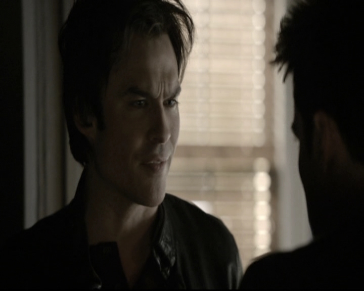 VampireDiariesWorld-dot-nl_6x12PrayerForTheDying1101.jpg