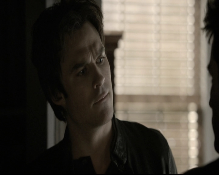 VampireDiariesWorld-dot-nl_6x12PrayerForTheDying1108.jpg