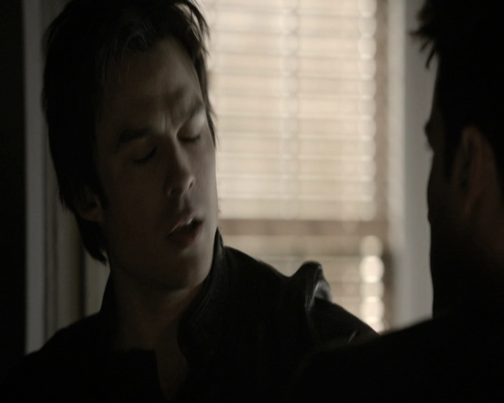 VampireDiariesWorld-dot-nl_6x12PrayerForTheDying1111.jpg