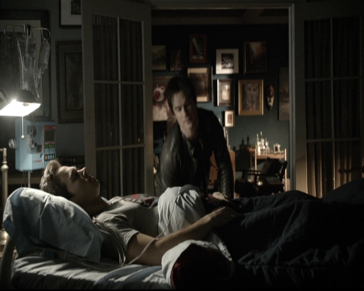 VampireDiariesWorld-dot-nl_6x12PrayerForTheDying1122.jpg