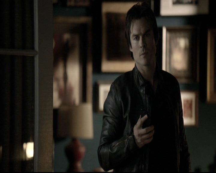 VampireDiariesWorld-dot-nl_6x12PrayerForTheDying1194.jpg