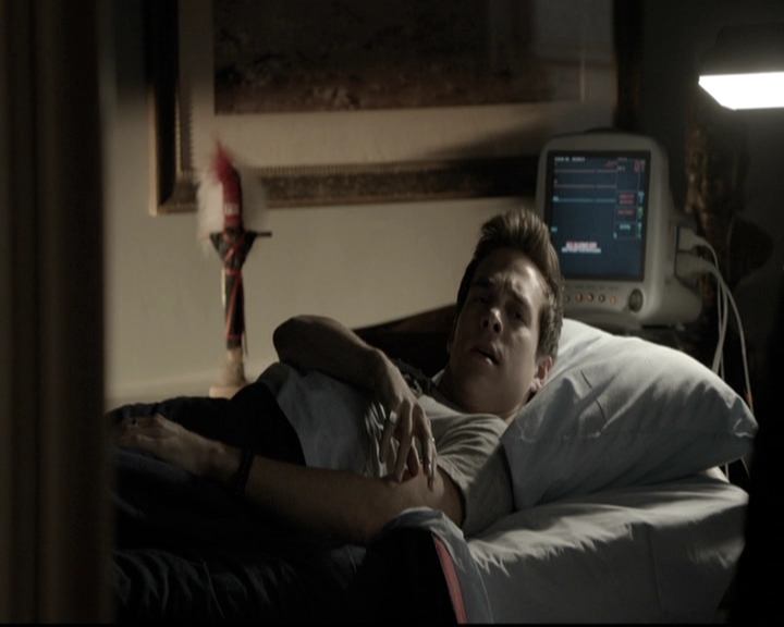 VampireDiariesWorld-dot-nl_6x12PrayerForTheDying1205.jpg