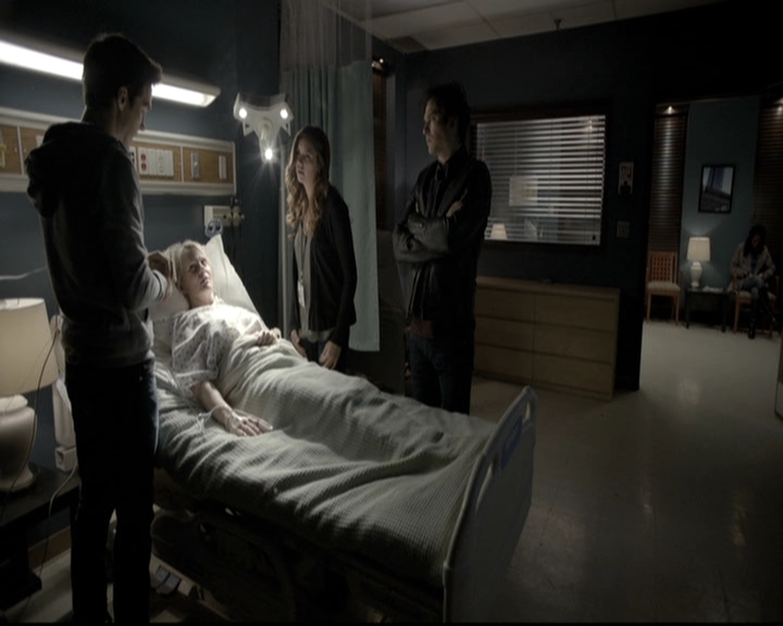 VampireDiariesWorld-dot-nl_6x12PrayerForTheDying1244.jpg