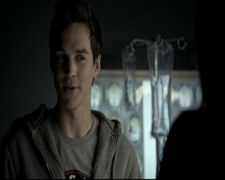 VampireDiariesWorld-dot-nl_6x12PrayerForTheDying1256.jpg