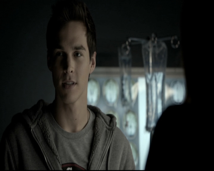 VampireDiariesWorld-dot-nl_6x12PrayerForTheDying1258.jpg