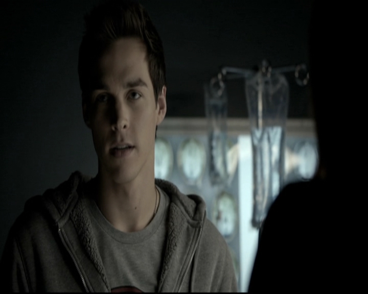 VampireDiariesWorld-dot-nl_6x12PrayerForTheDying1259.jpg