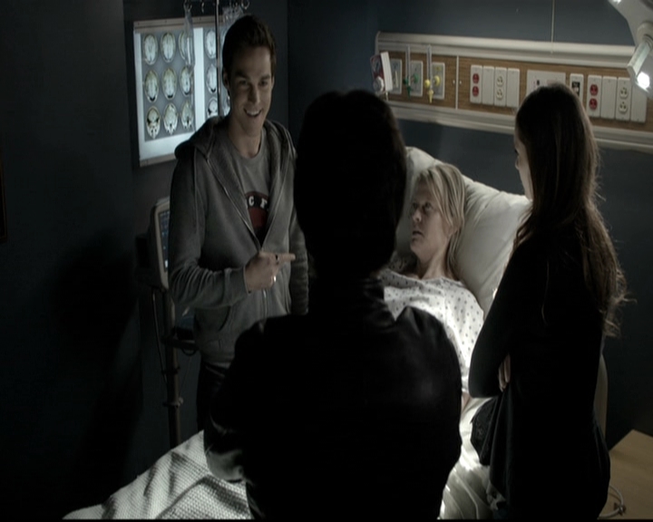 VampireDiariesWorld-dot-nl_6x12PrayerForTheDying1268.jpg