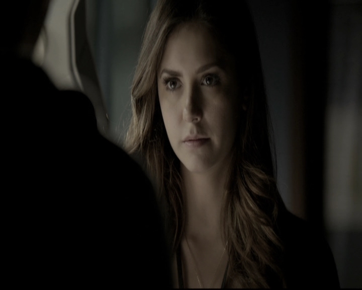 VampireDiariesWorld-dot-nl_6x12PrayerForTheDying1297.jpg