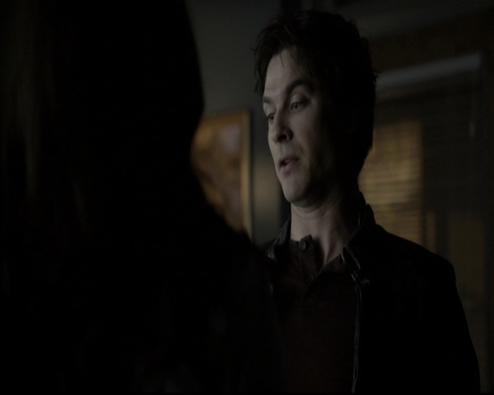 VampireDiariesWorld-dot-nl_6x12PrayerForTheDying1308.jpg