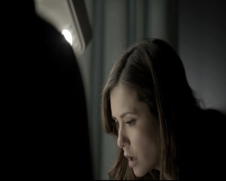 VampireDiariesWorld-dot-nl_6x12PrayerForTheDying1334.jpg