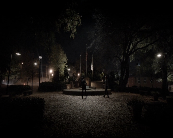 VampireDiariesWorld-dot-nl_6x12PrayerForTheDying1513.jpg