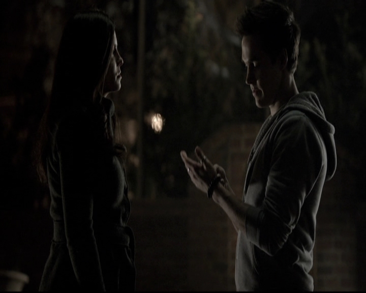 VampireDiariesWorld-dot-nl_6x12PrayerForTheDying1528.jpg