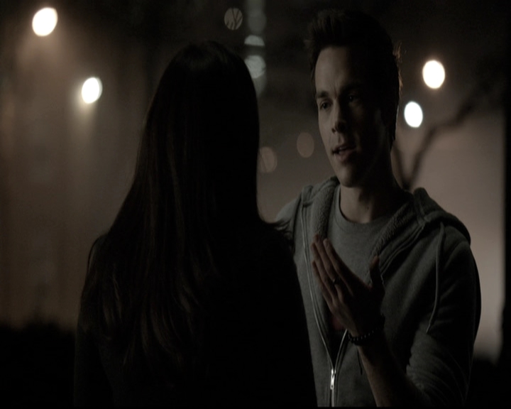 VampireDiariesWorld-dot-nl_6x12PrayerForTheDying1534.jpg