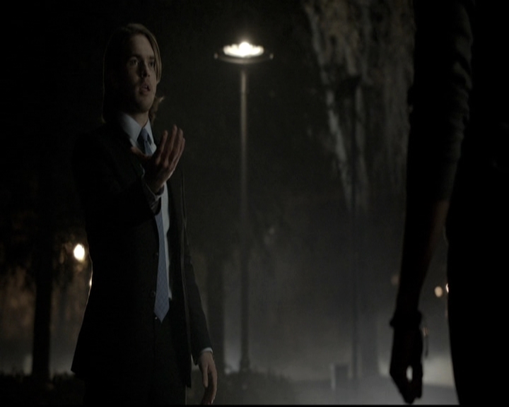 VampireDiariesWorld-dot-nl_6x12PrayerForTheDying1642.jpg