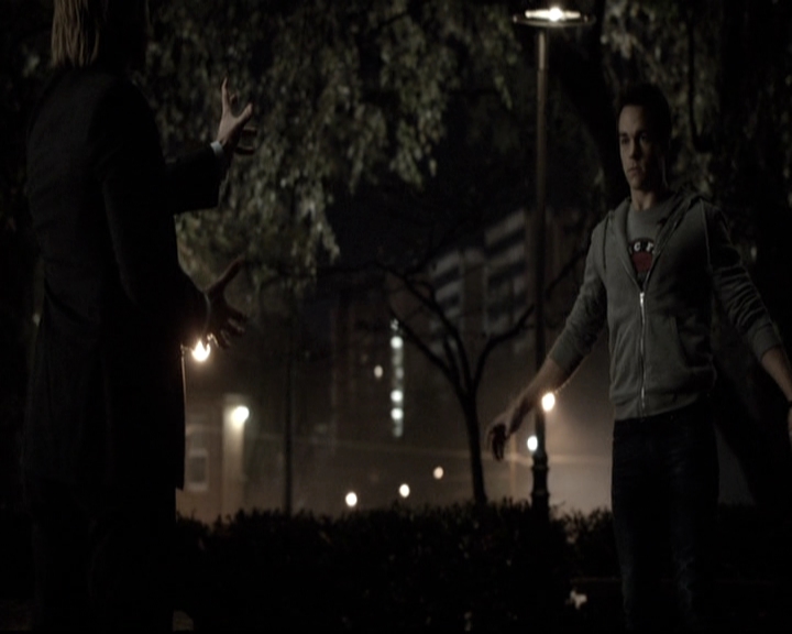 VampireDiariesWorld-dot-nl_6x12PrayerForTheDying1647.jpg