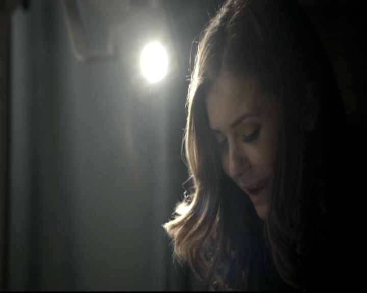 VampireDiariesWorld-dot-nl_6x12PrayerForTheDying1674.jpg