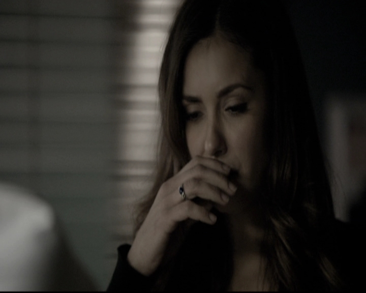 VampireDiariesWorld-dot-nl_6x12PrayerForTheDying1782.jpg