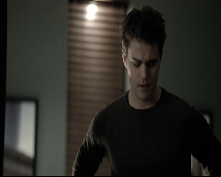 VampireDiariesWorld-dot-nl_6x12PrayerForTheDying1819.jpg