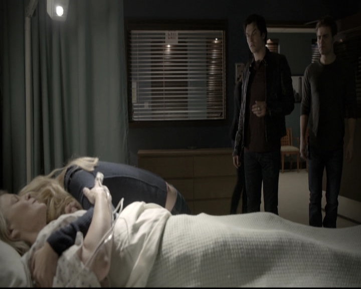 VampireDiariesWorld-dot-nl_6x12PrayerForTheDying1878.jpg